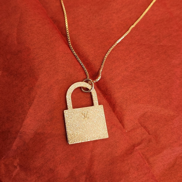 Louis Vuitton Gold Rhinestones Zipper Pull Necklace - Picture 3 of 4